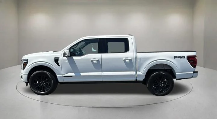 New 2026 Star White Metallic Tri-Coat Ford Platinum® image 3