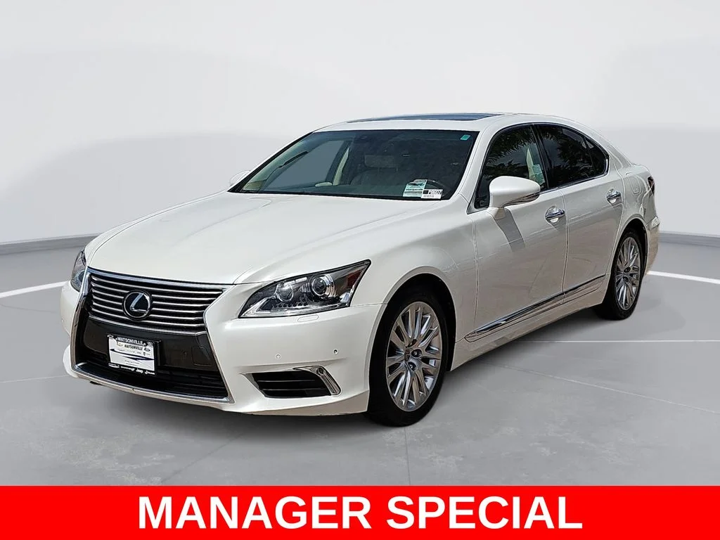 Used 2016 White Lexus 460 image 7