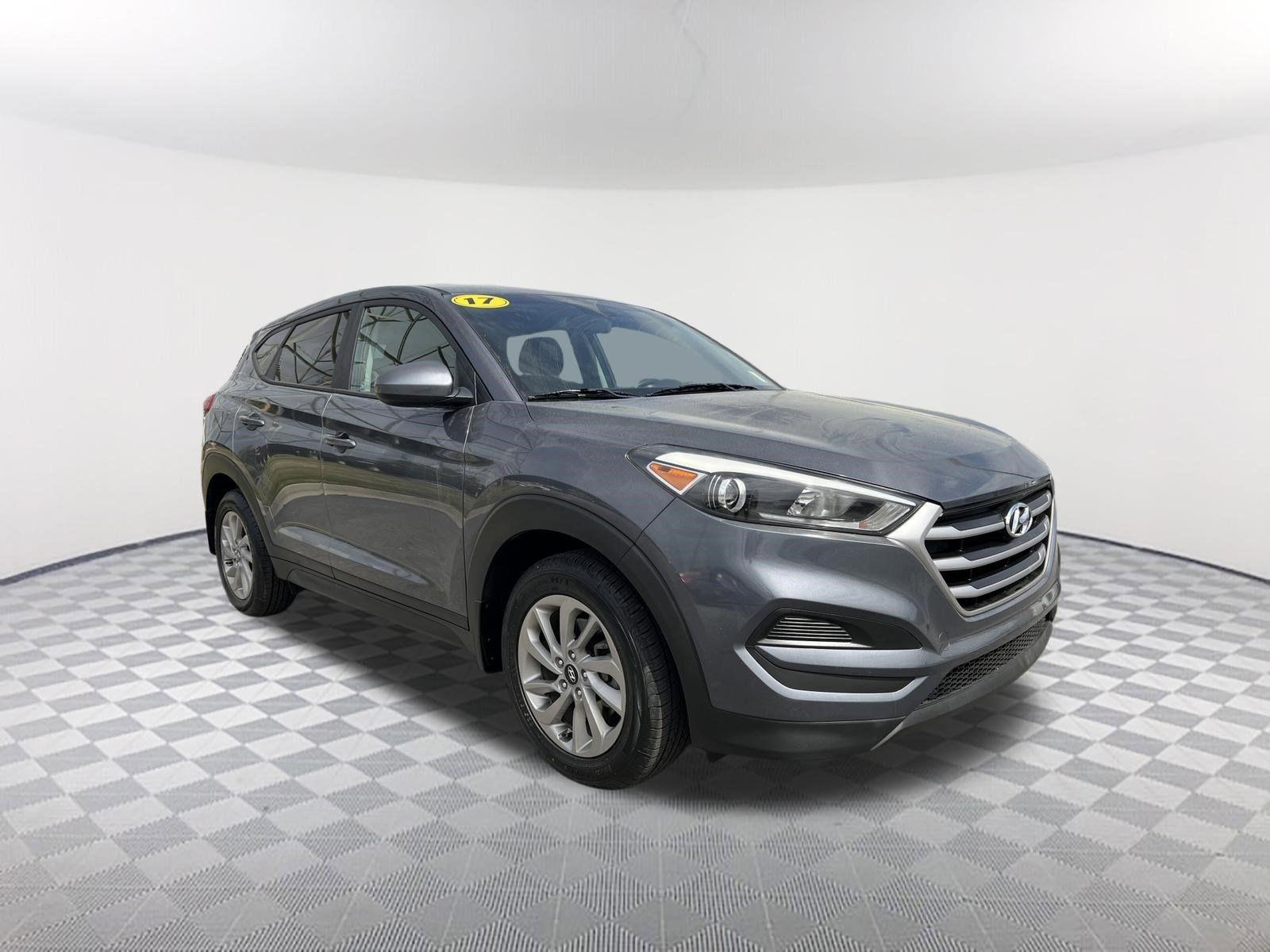 Used 2017 Coliseum Gray Hyundai  image 3
