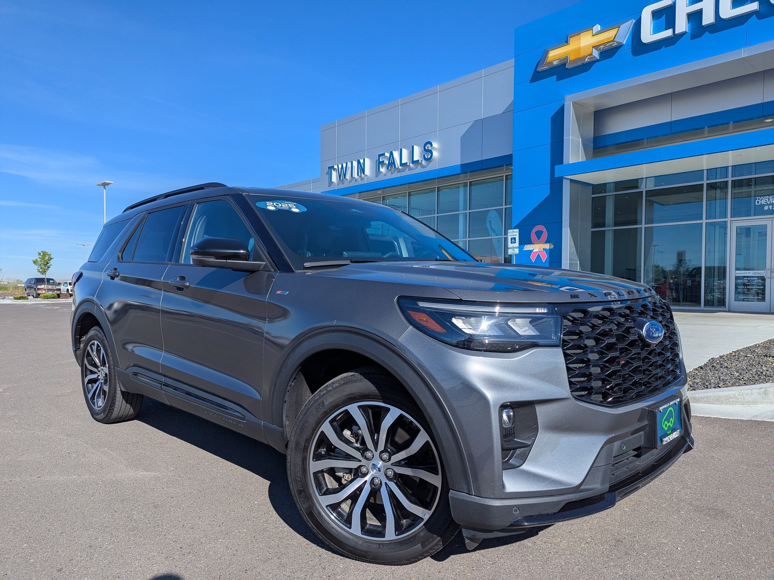 2025 Ford Explorer ST-LINE 4WD (PL535)'s photo
