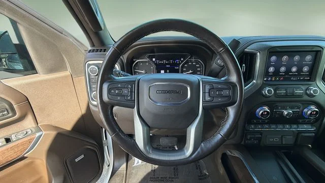 Used 2022 White GMC Denali image 13