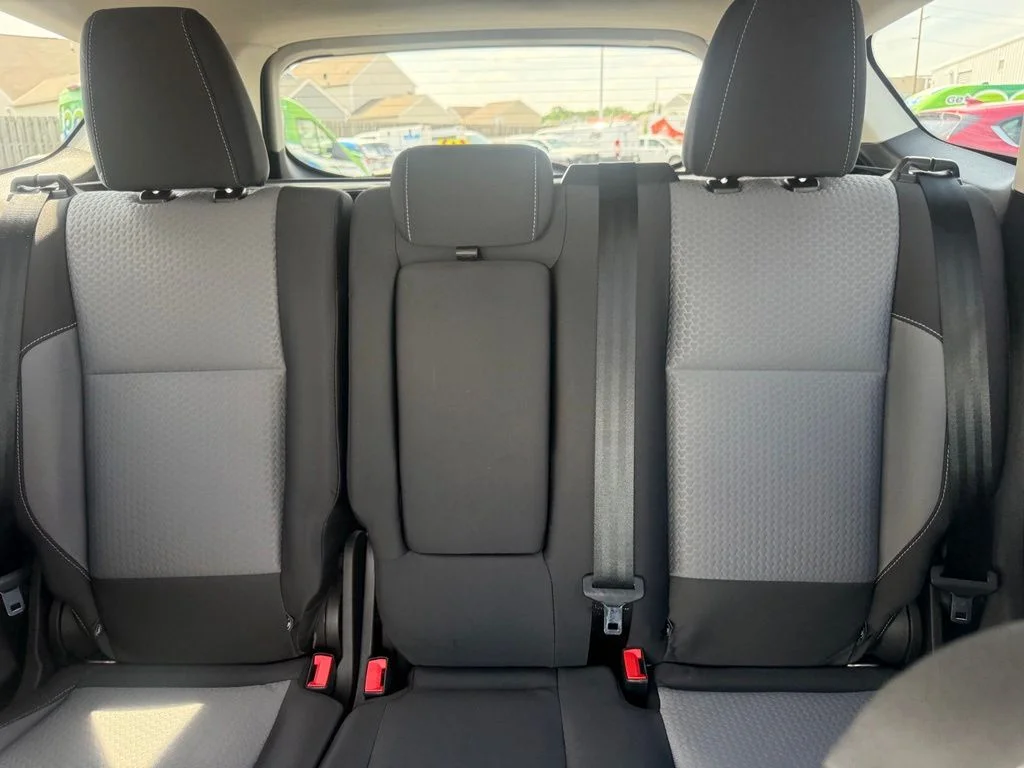 Used 2018 Black Ford SE image 34
