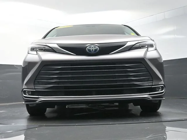 Used 2022 Gray Toyota XLE image 54