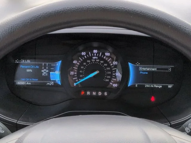 Used 2022 Silver Ford SE image 25