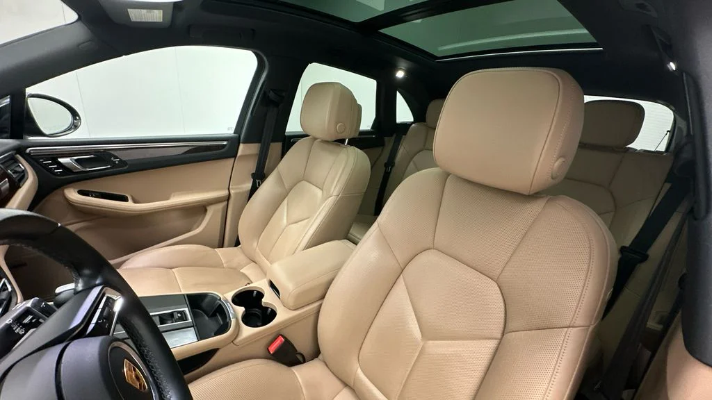 Used 2022 Black Porsche Base image 9