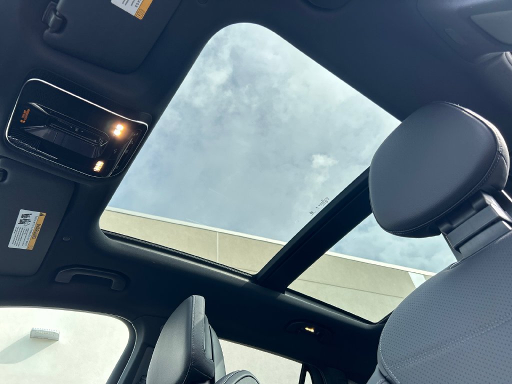 New 2026 Black Mercedes-Benz GLC 300 image 22