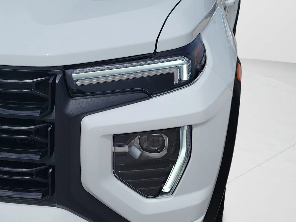 New 2026 Summit White GMC Elevation image 26