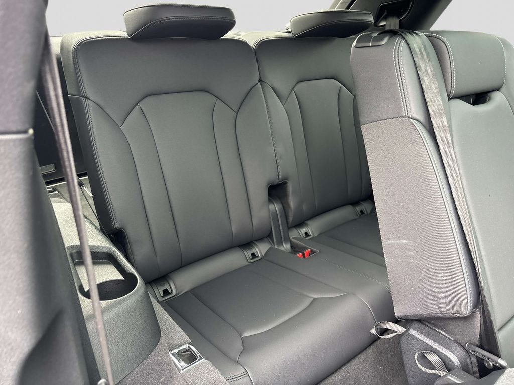 Used 2025  Audi 55 Premium Plus image 18