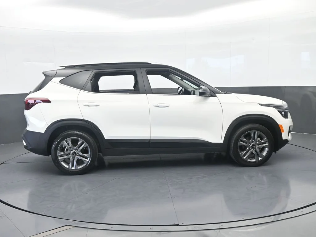 Used 2023 Clear White/Black Roof Kia S image 7