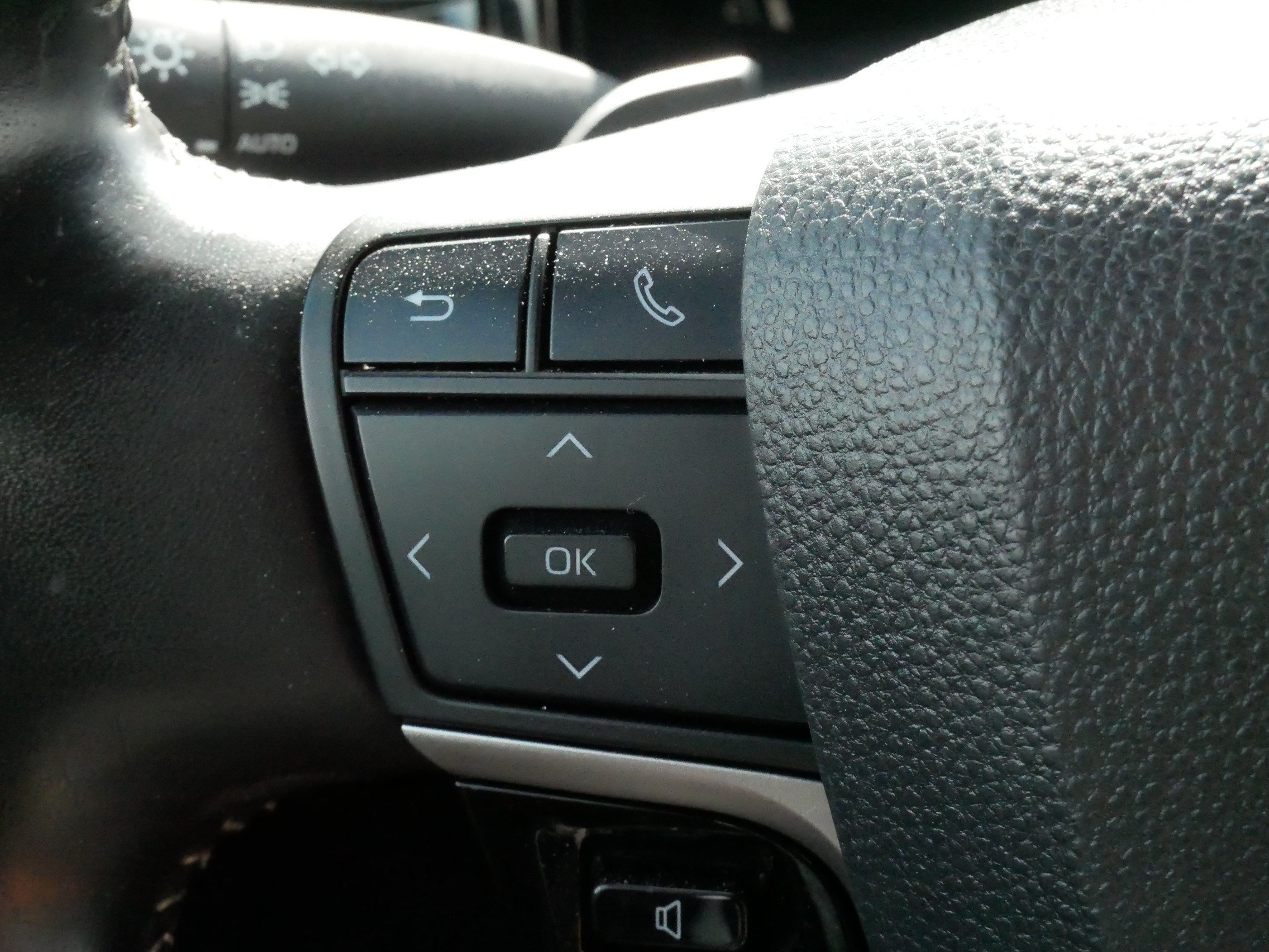 Certified Used 2025 MIDNIGHT BLACK Toyota SE image 27