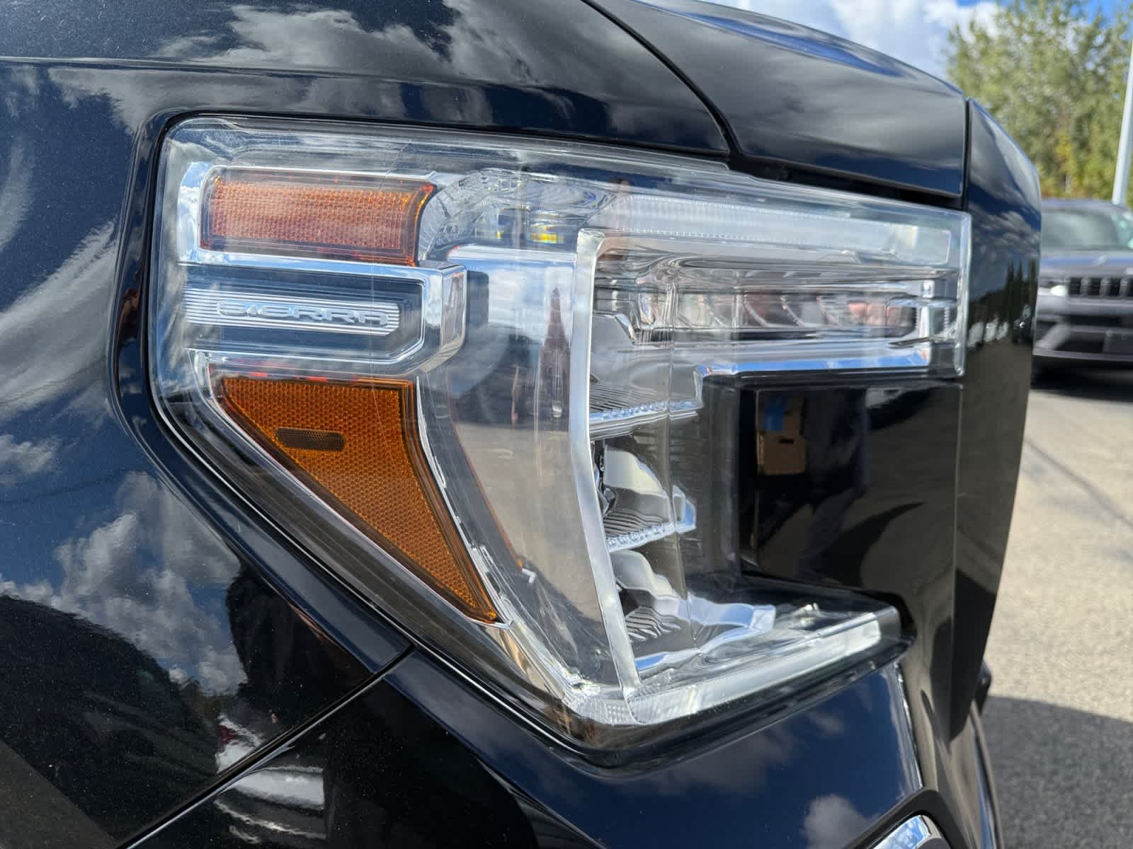 Used 2022 Onyx Black GMC AT4 image 27