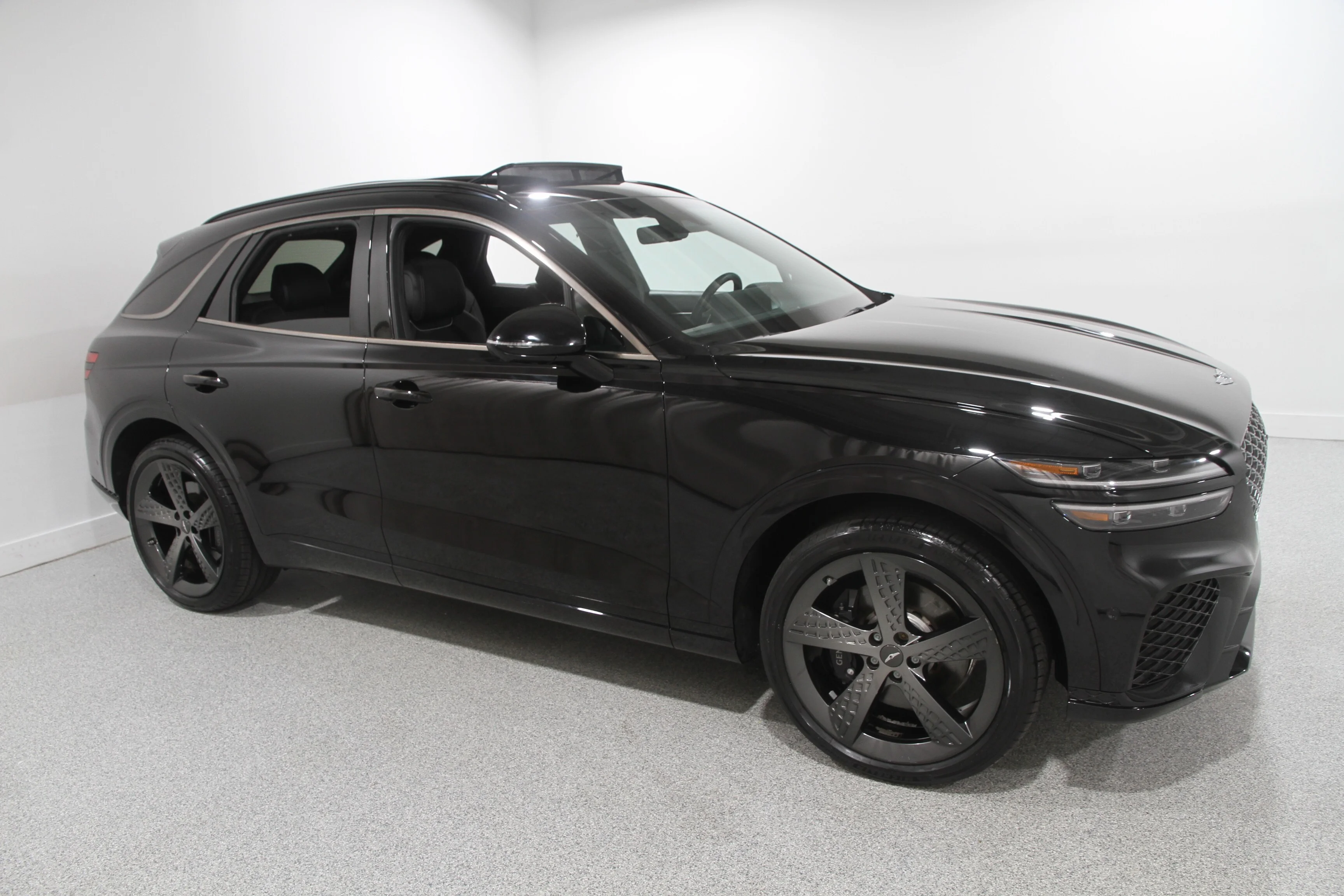 2024 GENESIS GV70 Standard