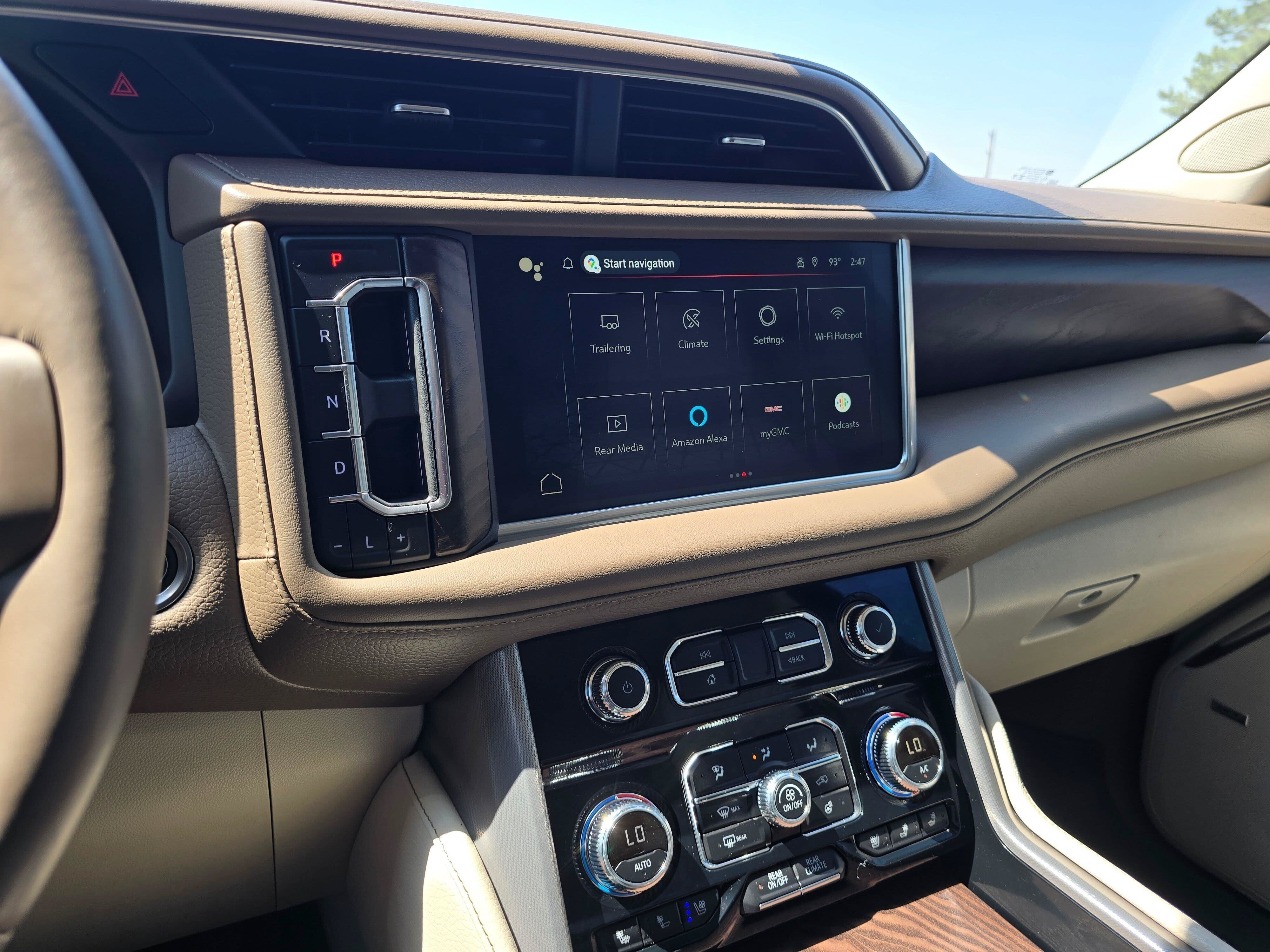 Used 2024 White Frost Tricoat GMC Denali image 18