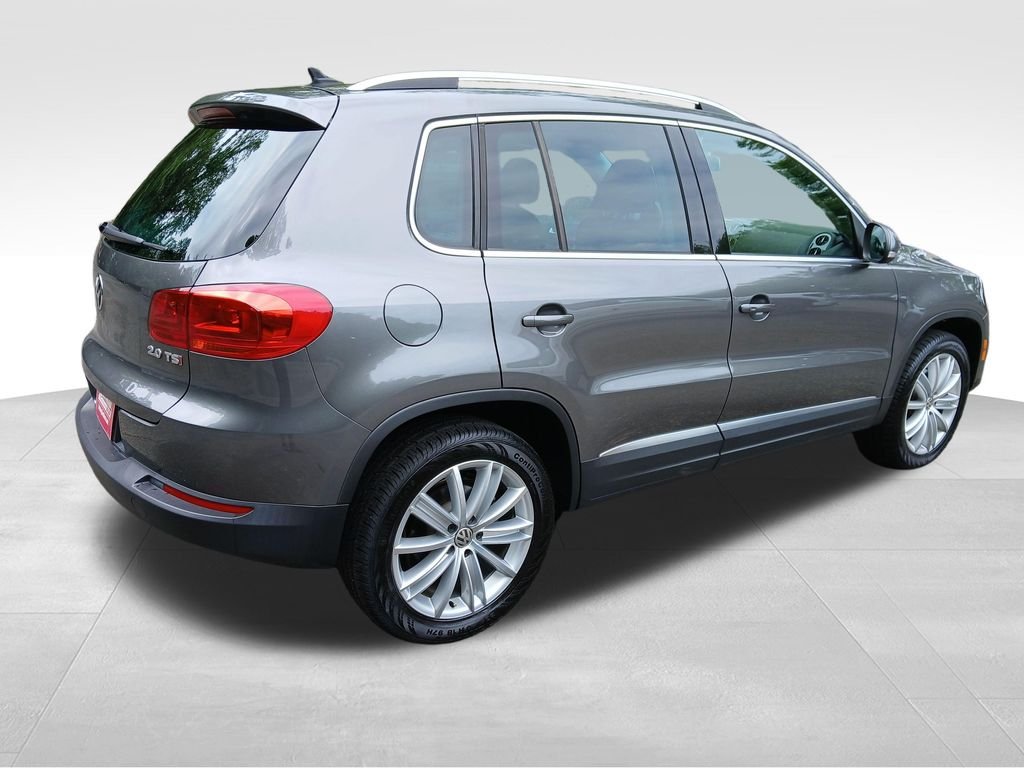 Used 2015 Gray Volkswagen SEL image 5