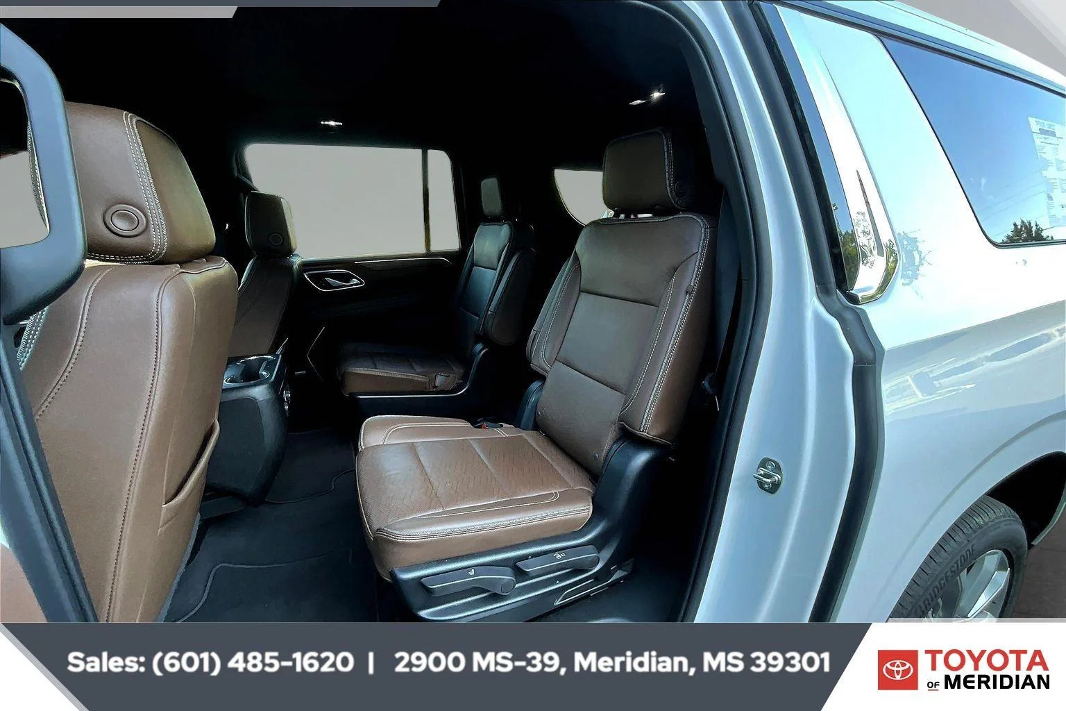 Used 2022 Iridescent Pearl Tricoat Chevrolet High Country image 18