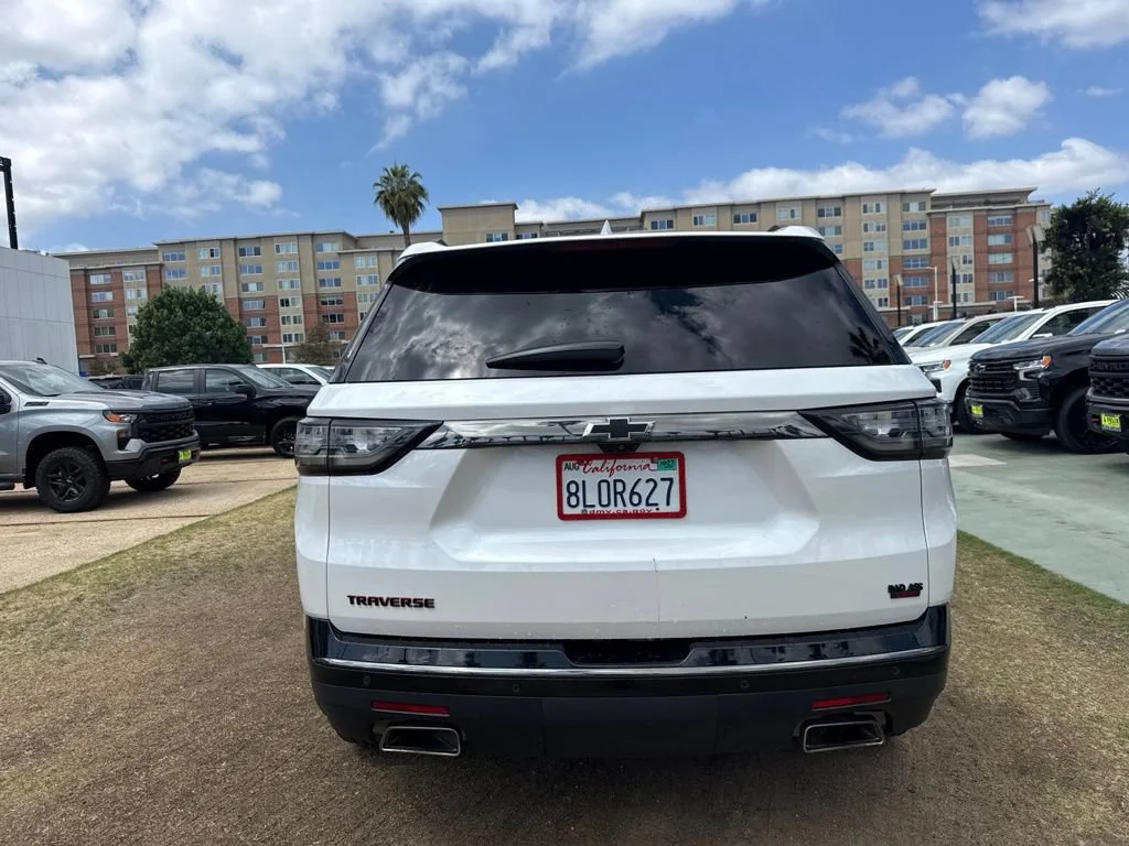 Used 2019 IRIDESCENT PEARL TRICOAT Chevrolet Premier image 6