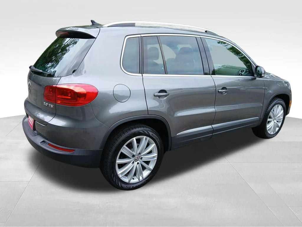Used 2015 Gray Volkswagen SEL image 5