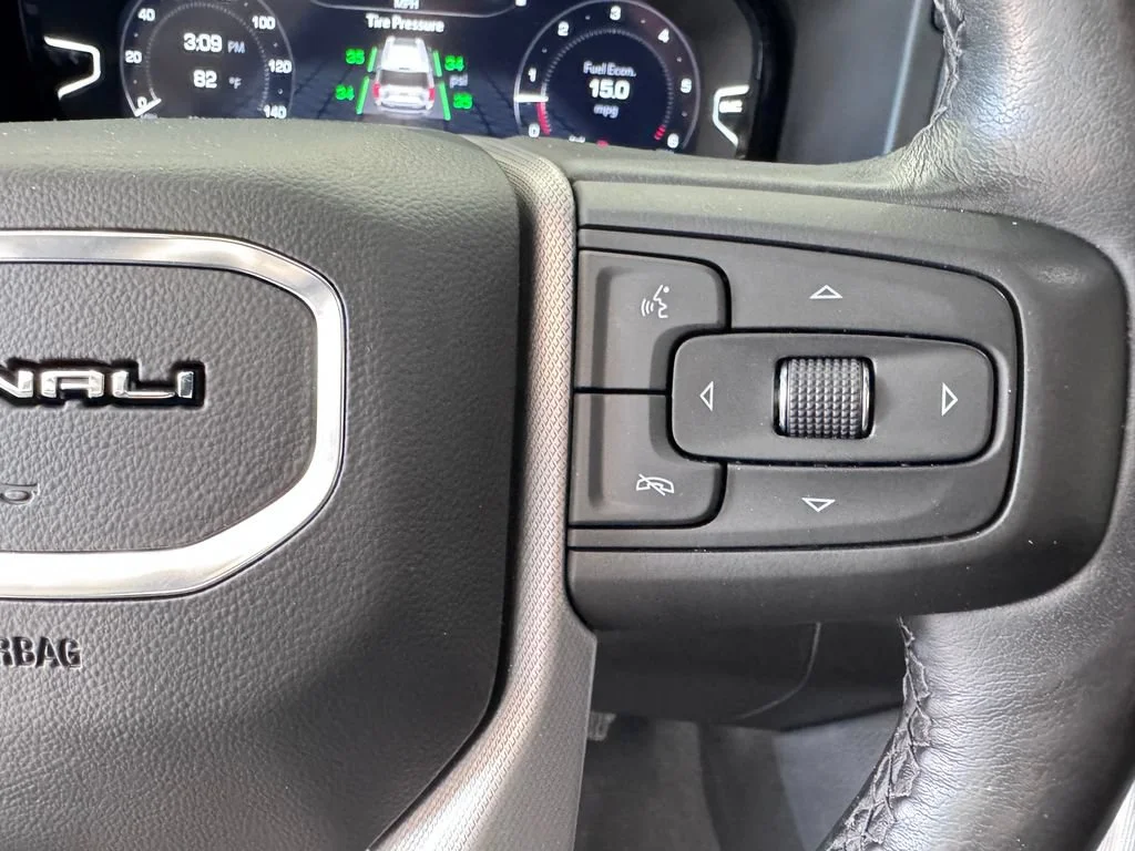 2023 GMC Yukon Denali - Photo 22