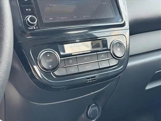 Used 2024  Mitsubishi ES image 26