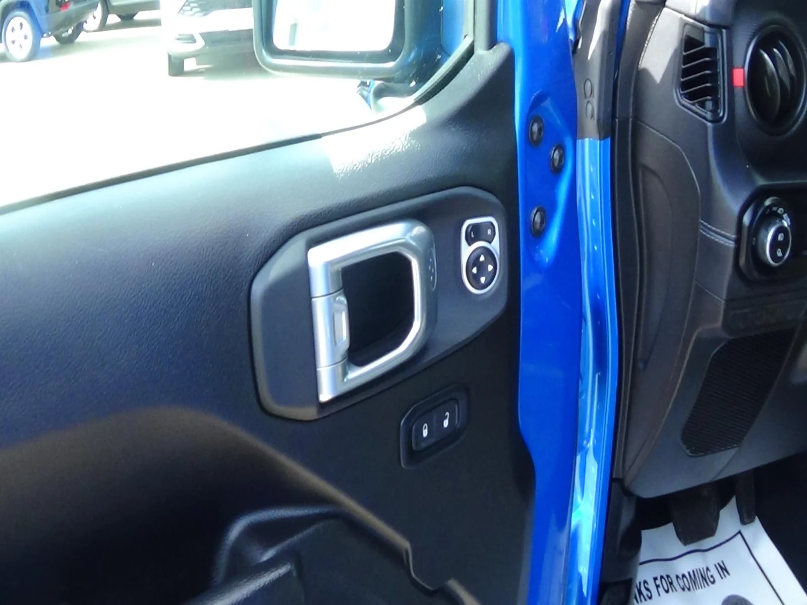 Used 2024 Hydro Blue Pearl Coat (pbj) Jeep Rubicon image 15