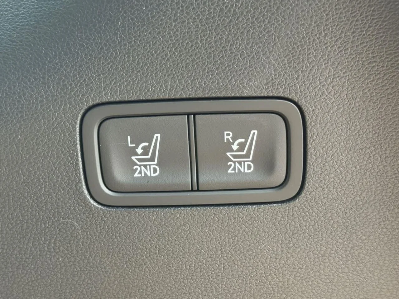 New 2027 White Hyundai SEL image 11