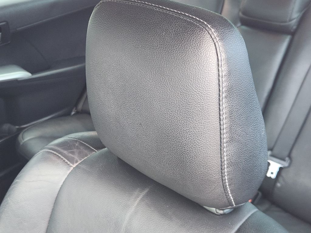 Used 2014 Blizzard Pearl Toyota SE image 24