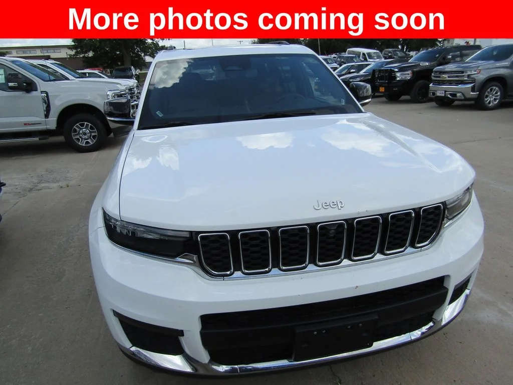 Used 2024 White Jeep Limited image 8