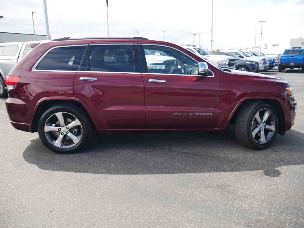 Used 2017 Red Jeep Overland image 24