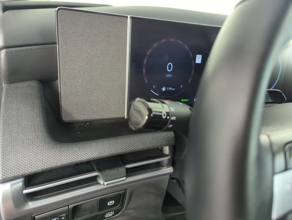 Used 2025 Gray Hyundai SEL Convenience image 20
