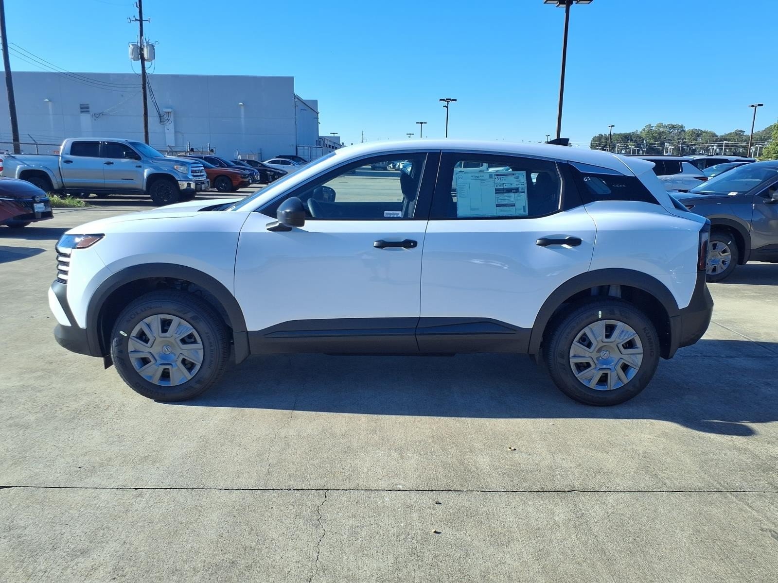 2027 Nissan Kicks photo 10 of 25