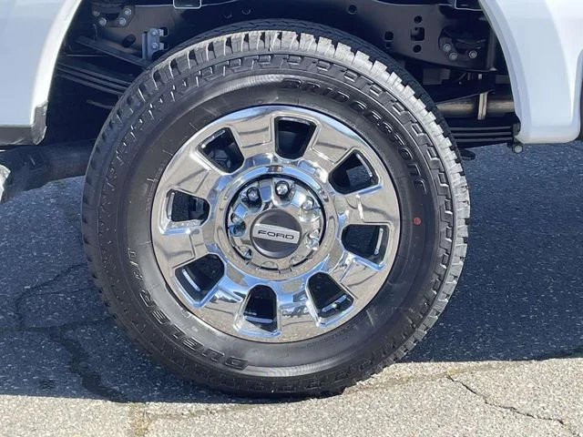 New 2026 Oxford White Ford F-250® Lariat® image 8