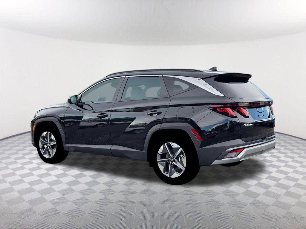 New 2026 Black Hyundai SEL FWD image 4