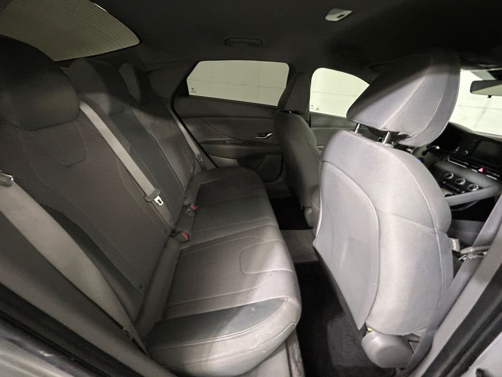 Used 2023 Silver Hyundai SE image 17