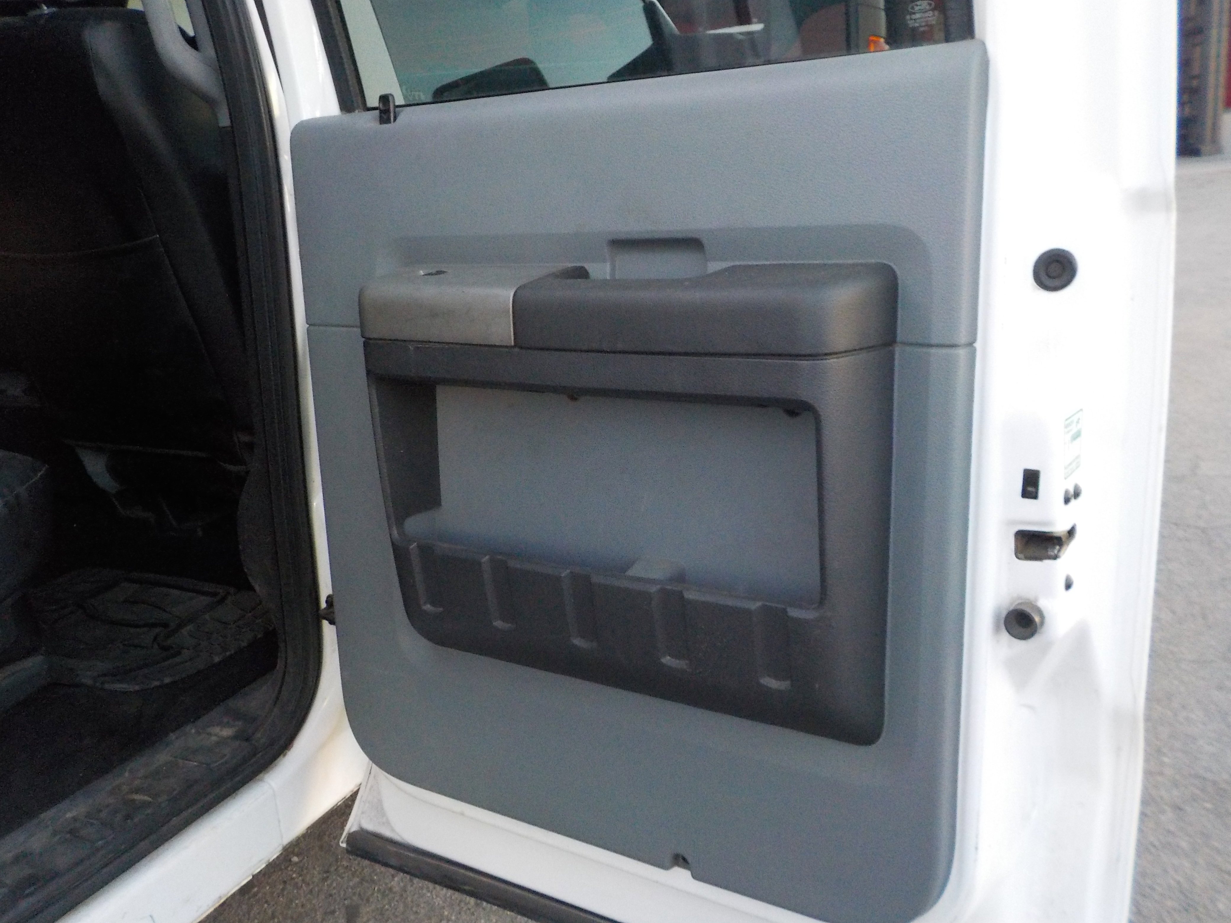 2016 Ford F-550 - Photo 17