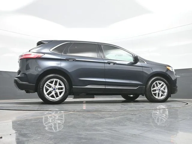 Used 2022 Blue Ford SEL image 25