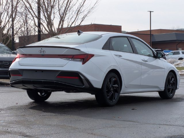 Used 2026 White Hyundai SEL Sport image 7