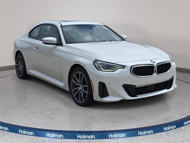 Used 2025 White BMW 230i xDrive image 4