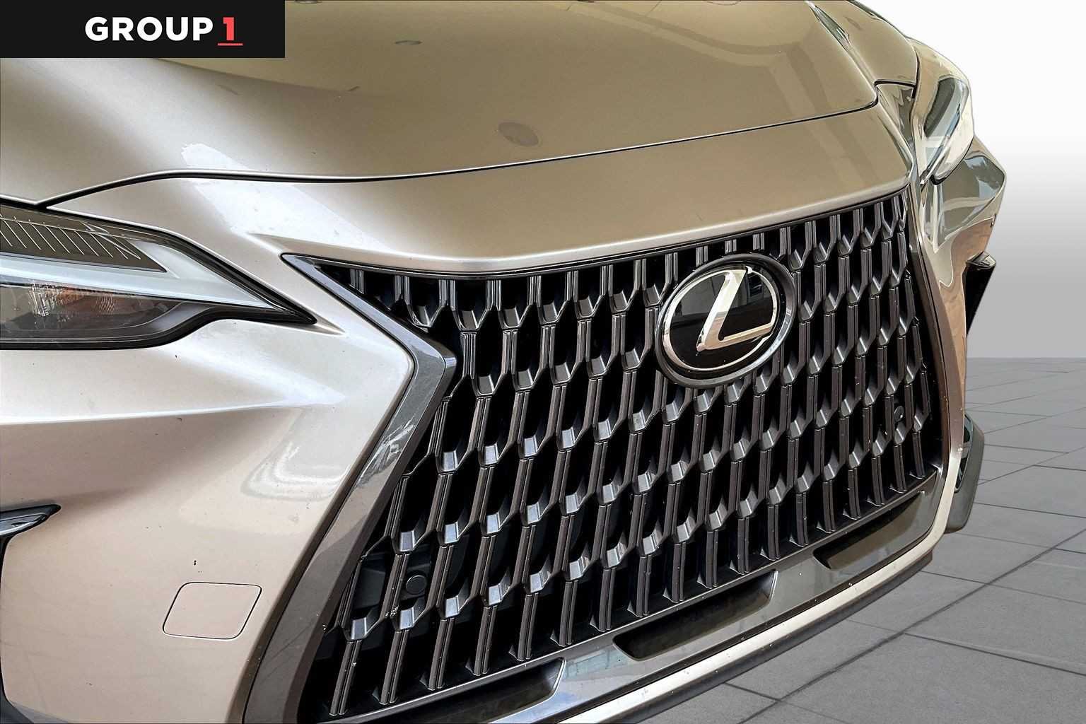Used 2024 Atomic Silver Lexus Premium image 27