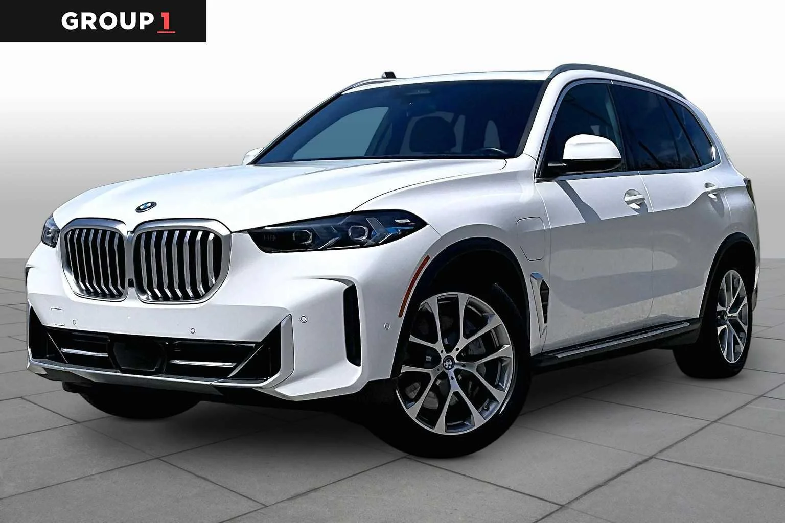 2025 BMW X5 xDrive50e's photo