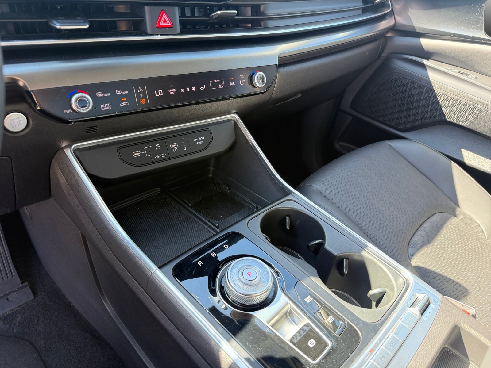 Used 2025 Ivory Kia SX image 13