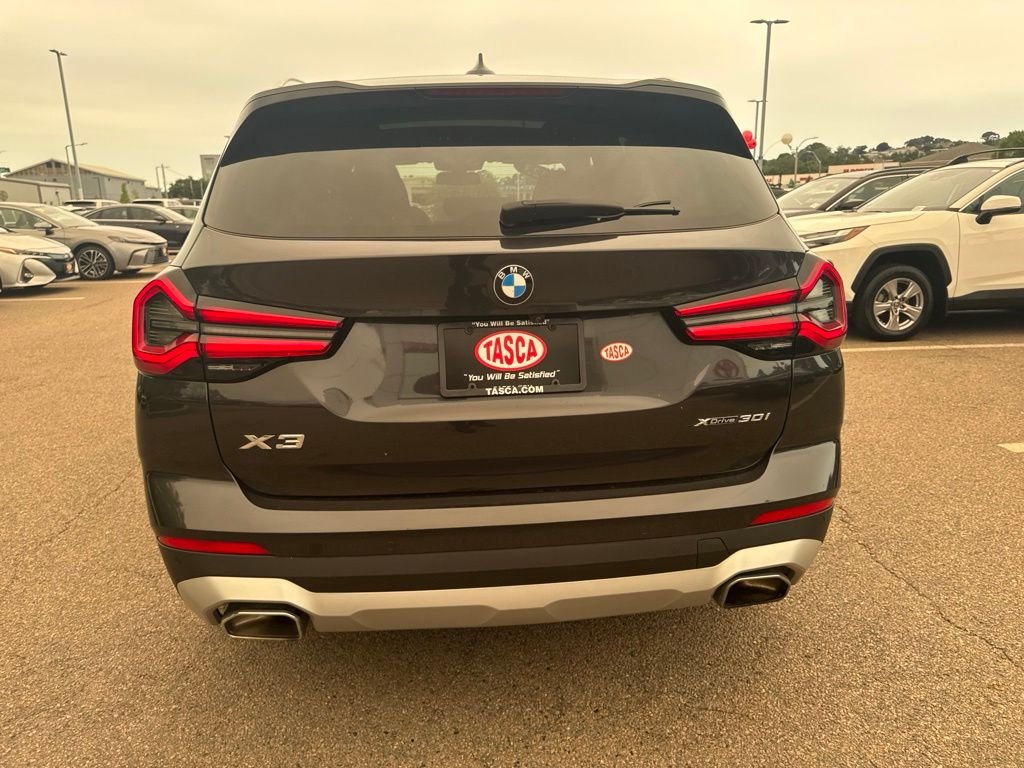 Used 2023 Gray BMW xDrive30i image 7