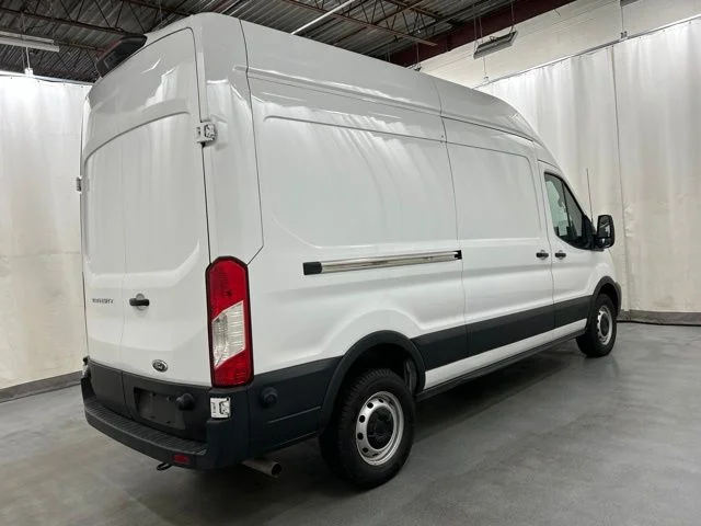 Used 2024  Ford Base image 4