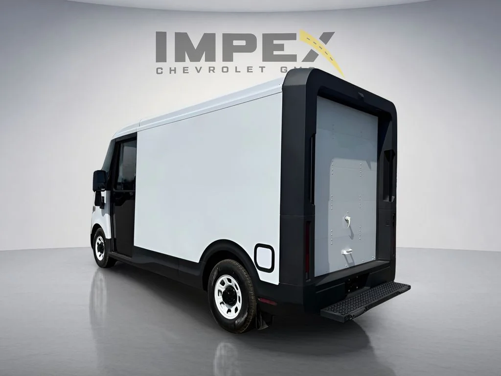 Used 2024 White BrightDrop 240HP image 3