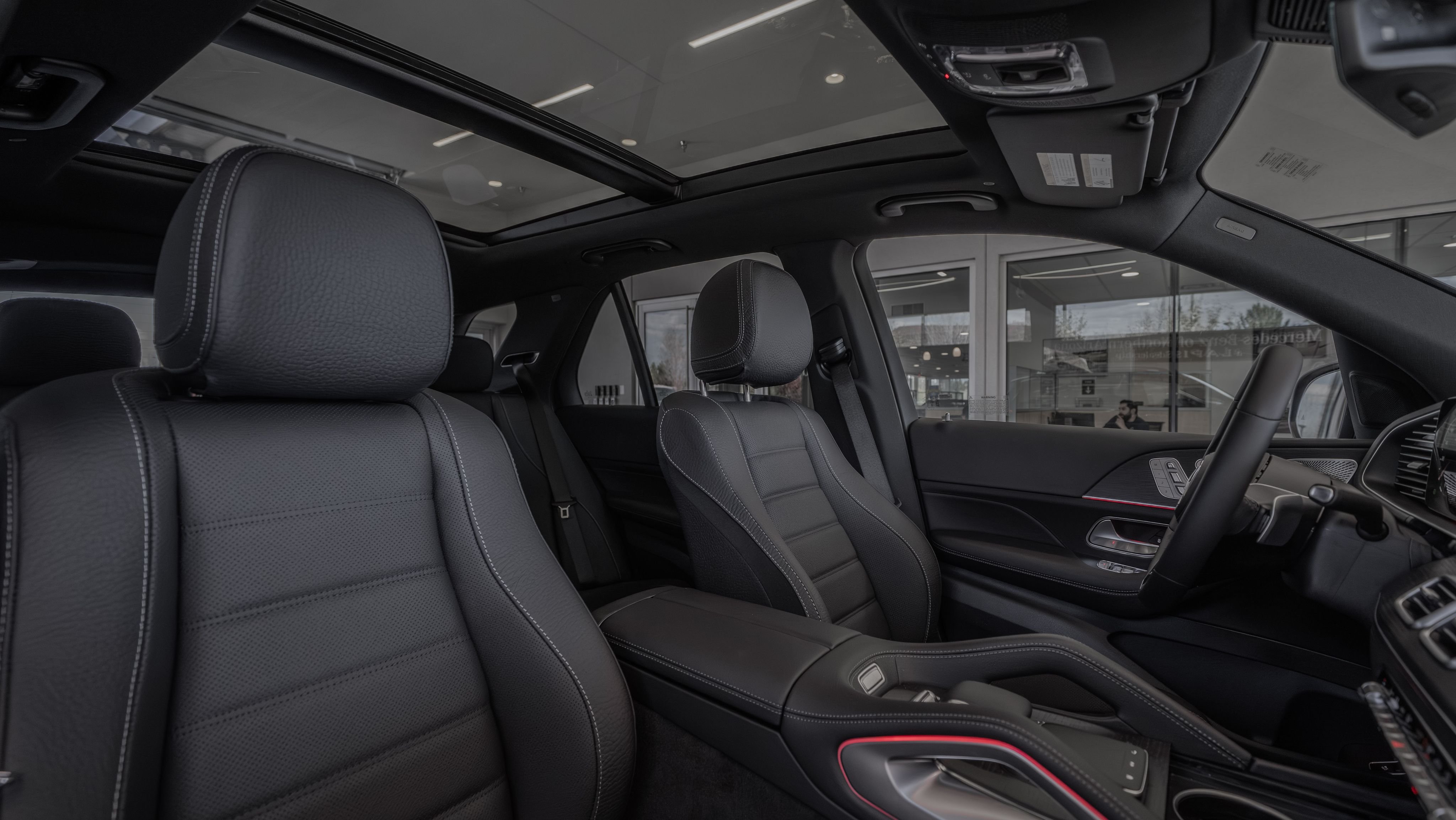 New 2026 Obsidian Black Metallic Mercedes-Benz GLE 580 image 31