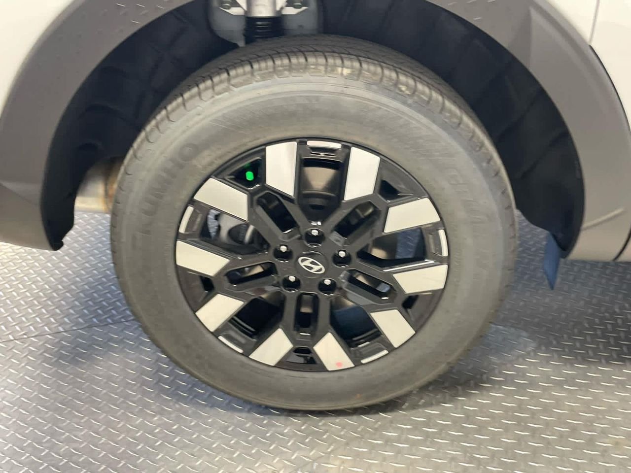 New 2026 Atlas White Hyundai SEL Activity AWD image 18