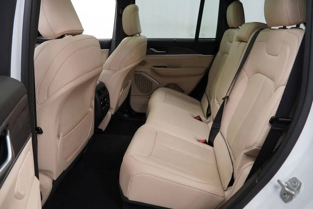 Used 2022 White Jeep 4xe image 20