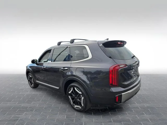 Used 2025 Gray Kia S image 6