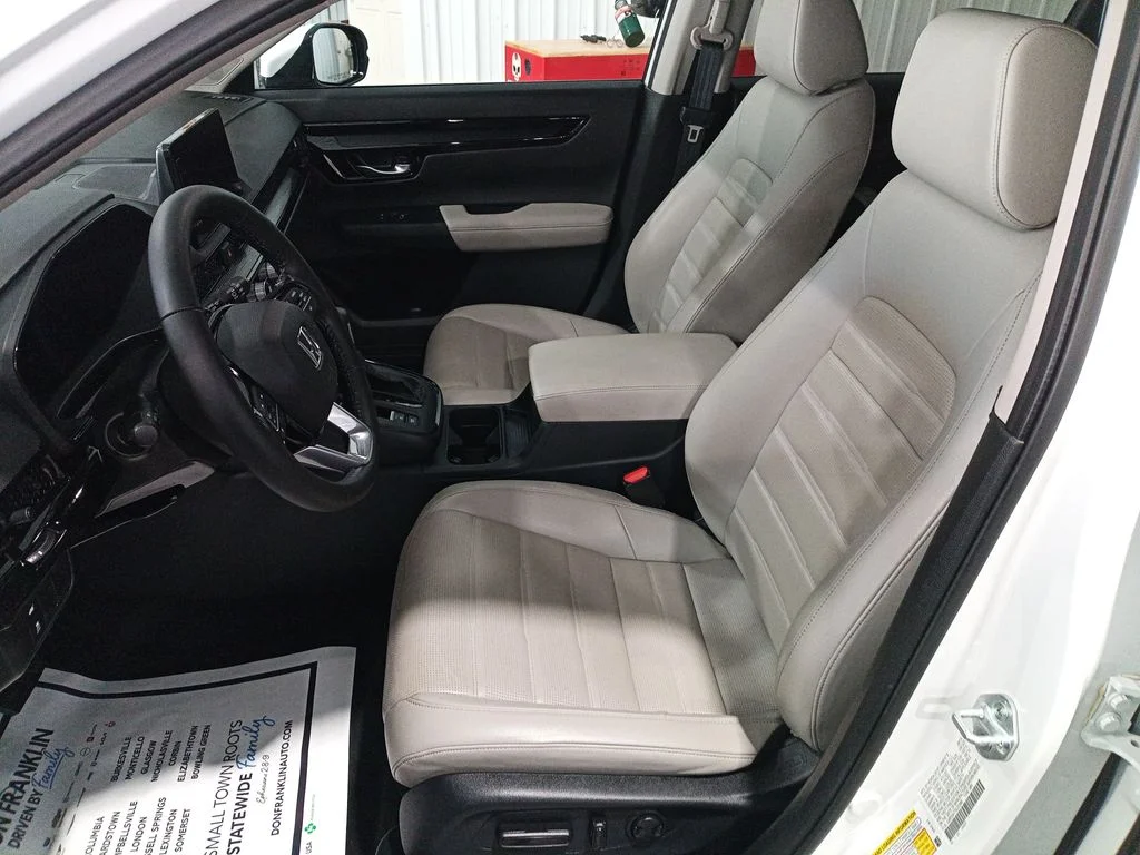 Used 2025 White Honda EX-L image 9