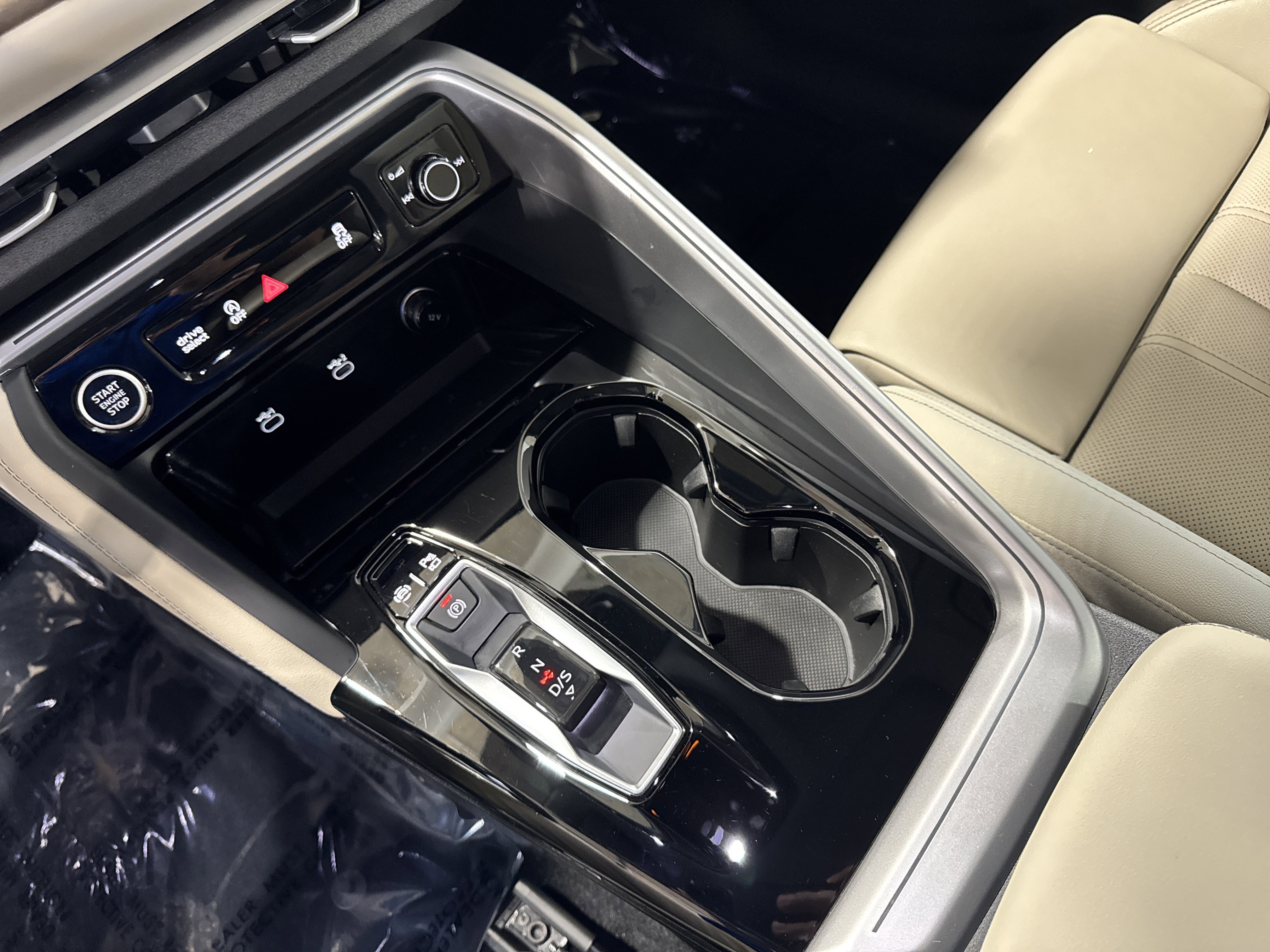Used 2025 Arkona White Audi Prestige image 28