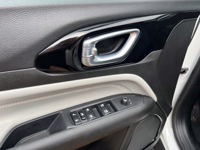 Used 2025 White Jeep Limited image 11
